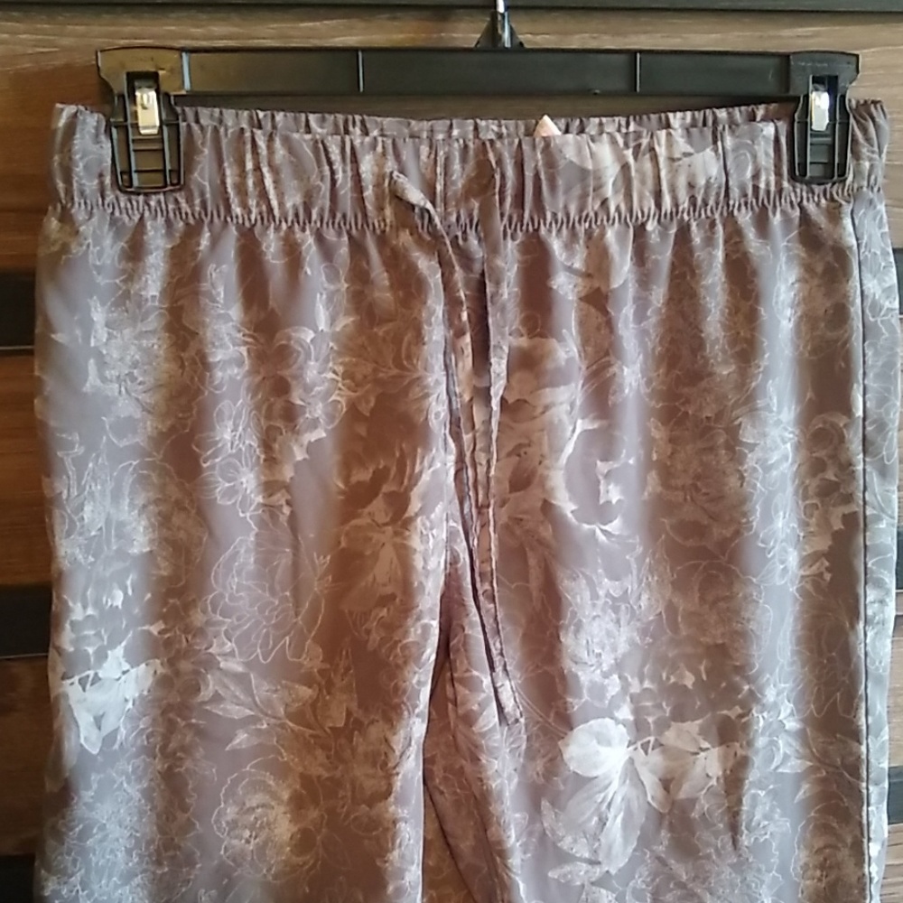 Gray floral pattern Harem pants